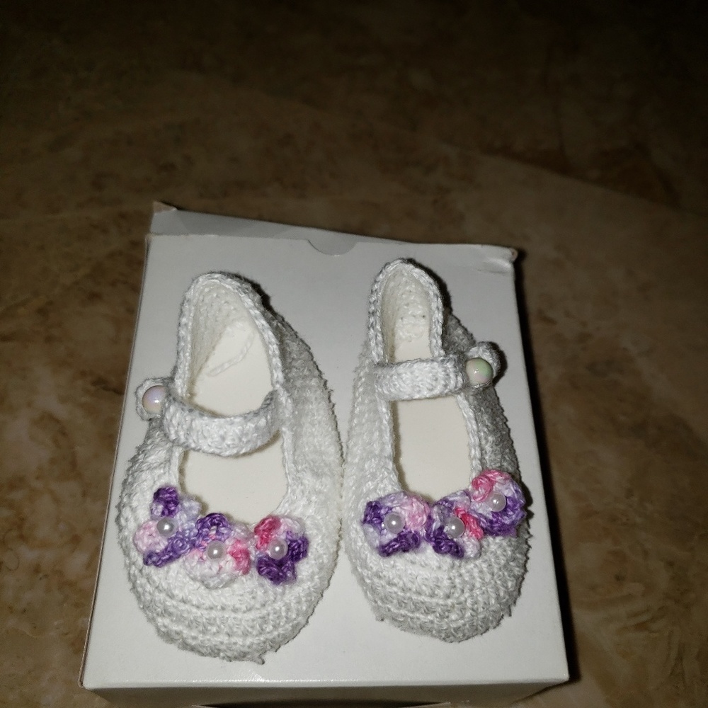 Knit baby girl shoes